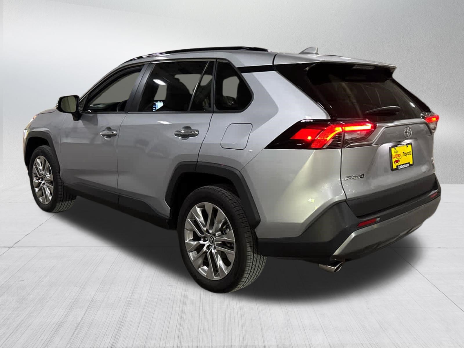 Certified 2021 Toyota RAV4 Limited AWD/4WD image 4
