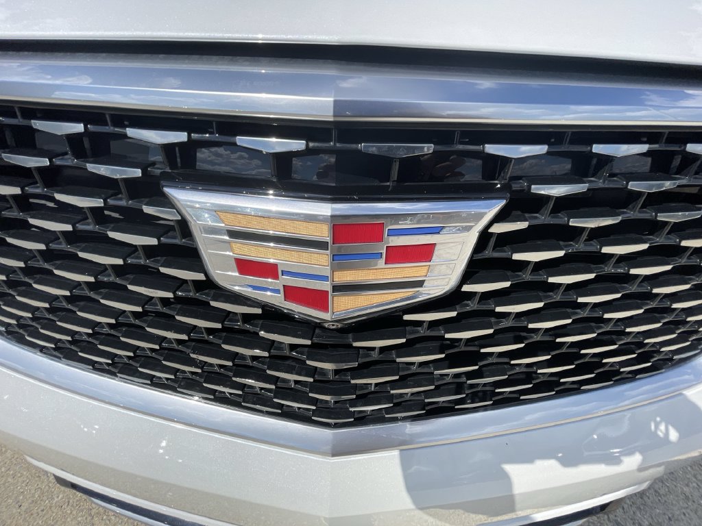 Used 2025 Cadillac XT6 Premium Luxury w/ Technology Package FWD image 31