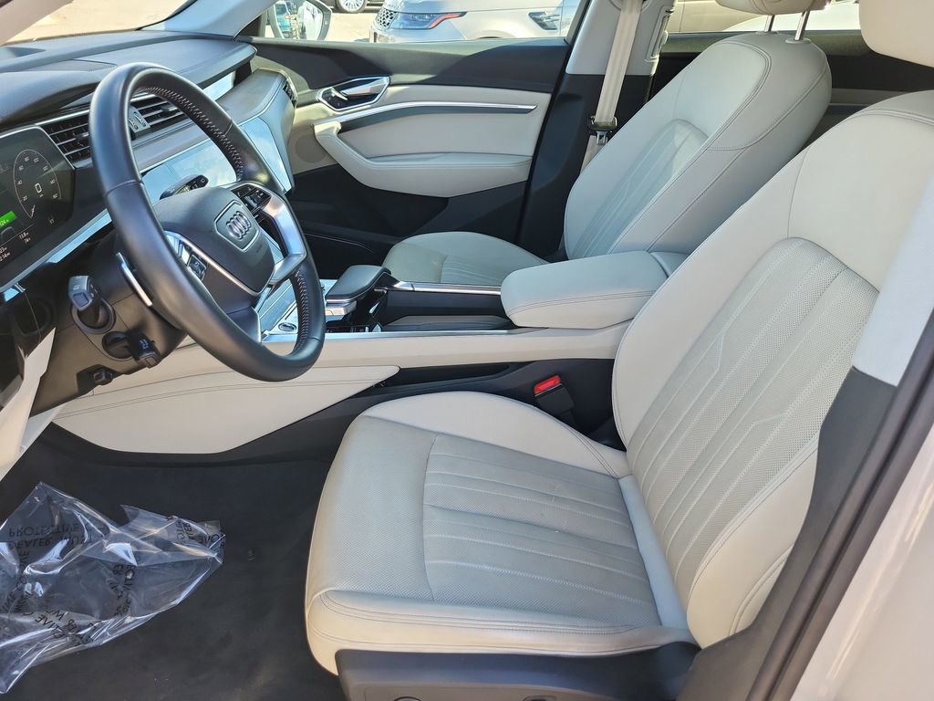 Used 2021 Audi e-tron Premium Plus w/ Premium Plus Package AWD/4WD image 11