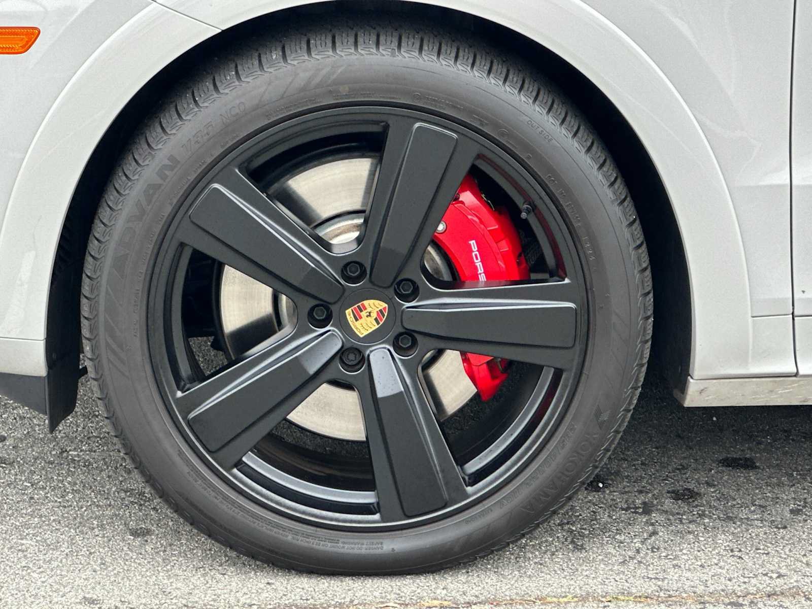 Certified 2025 Porsche Cayenne S AWD/4WD image 23