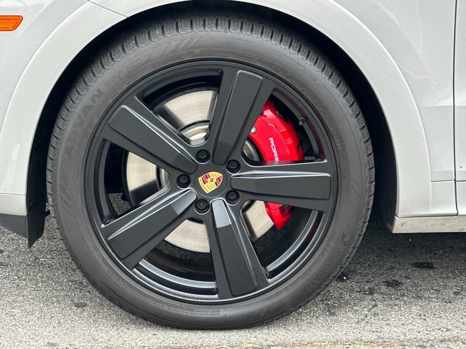 Certified 2025 Porsche Cayenne S AWD/4WD image 23