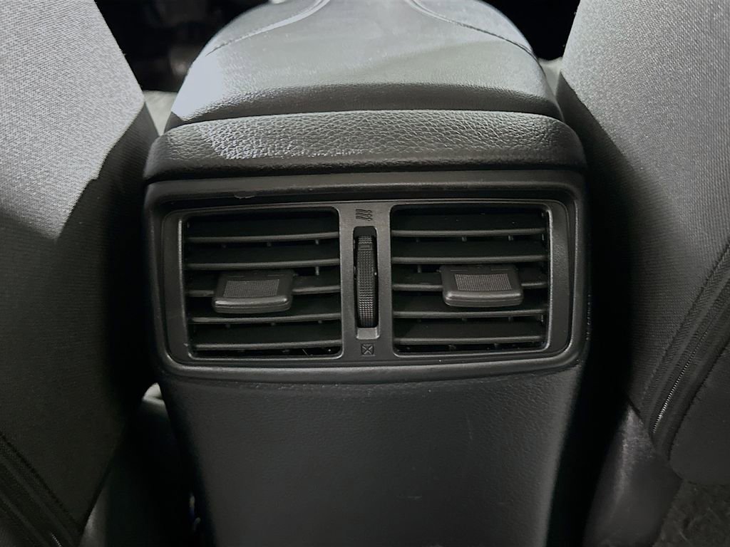 Used 2018 Nissan Rogue SV image 26