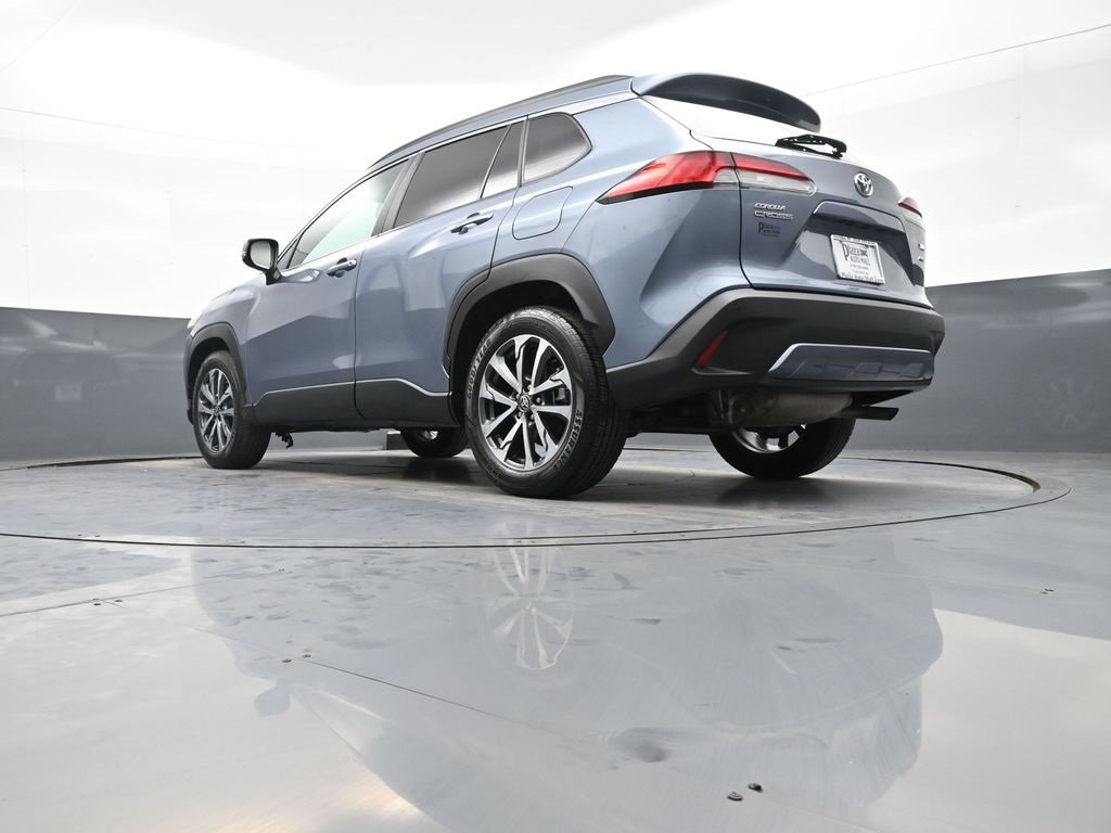 Certified 2023 Toyota Corolla Cross XLE image 32