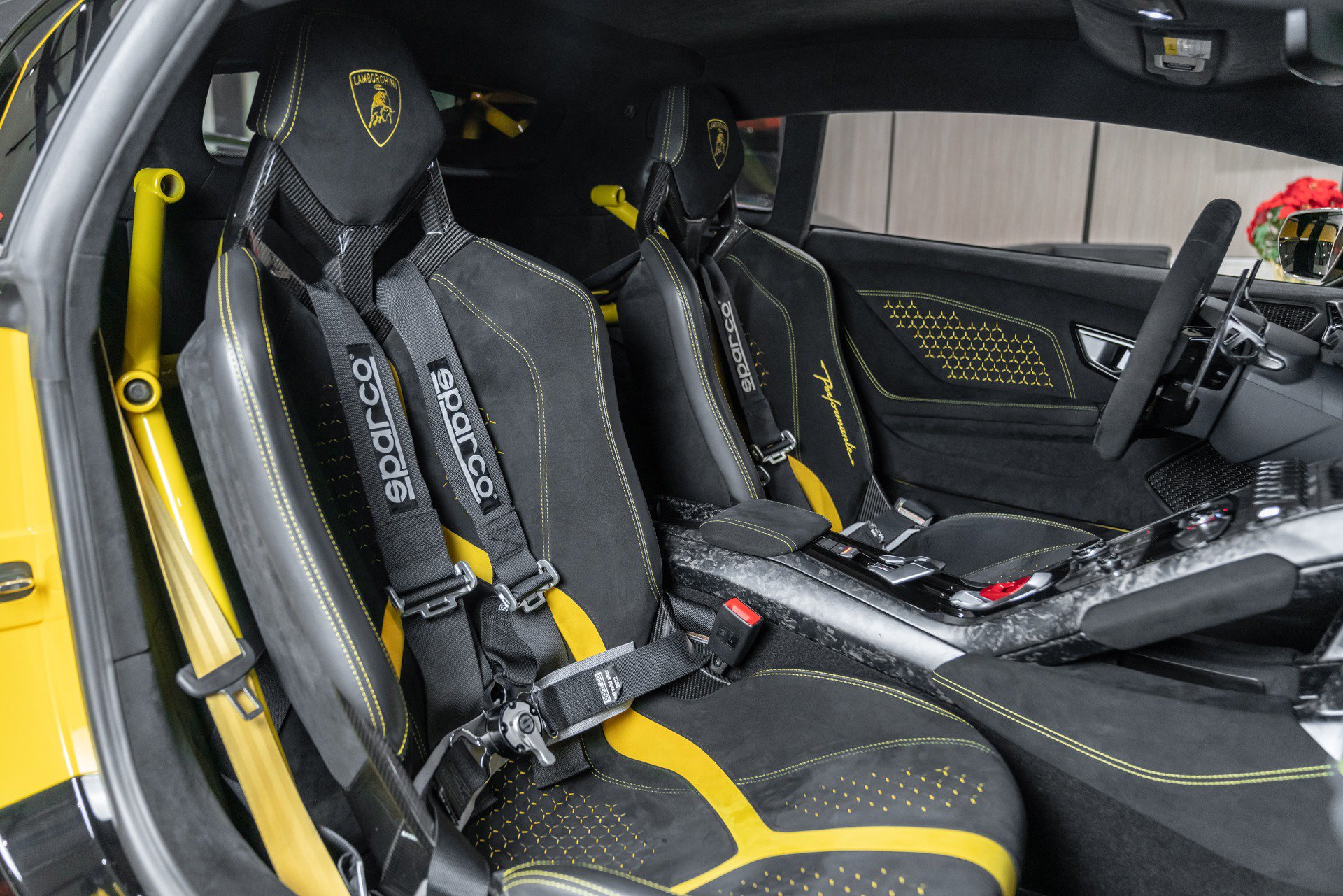Used 2018 Lamborghini Huracan Performante AWD/4WD image 16