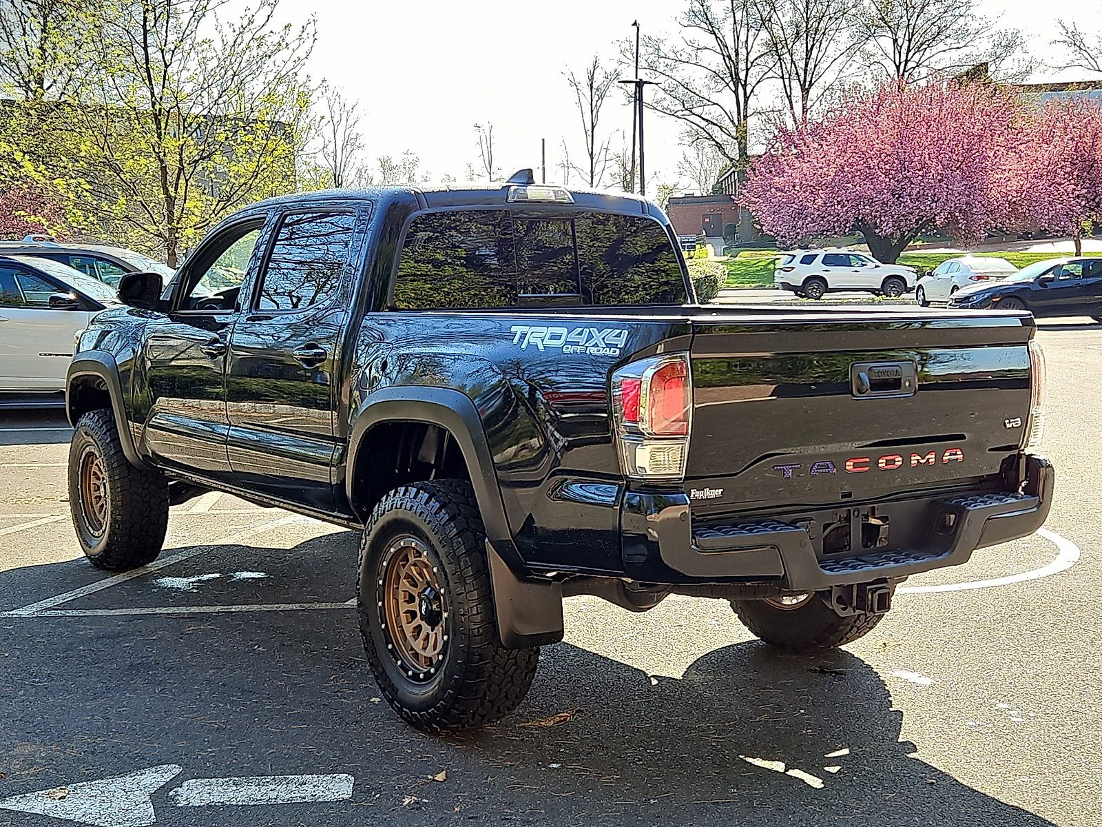 Used 2023 Toyota Tacoma TRD Off-Road w/ Technology Package AWD/4WD image 4