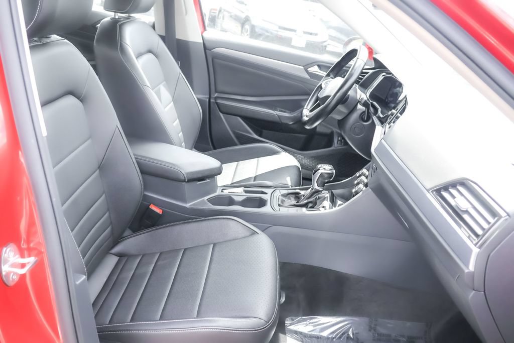Certified 2023 Volkswagen Jetta SE FWD image 30