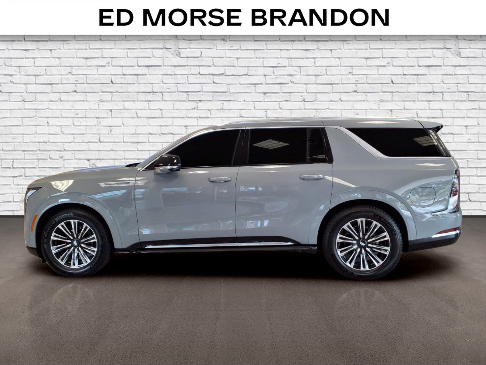 Certified 2026 Cadillac Escalade IQL Luxury AWD/4WD image 2