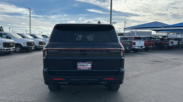 Used 2025 Lincoln Navigator L Reserve image 4