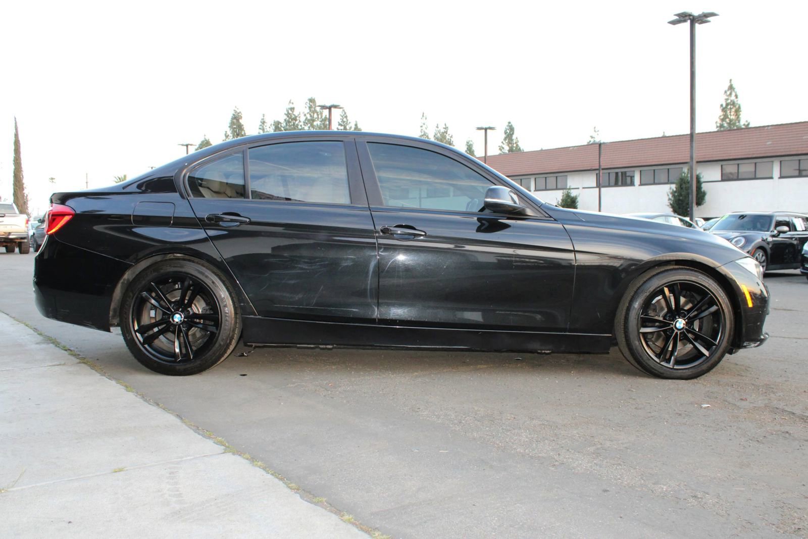 Used 2016 BMW 320i Sedan RWD image 36