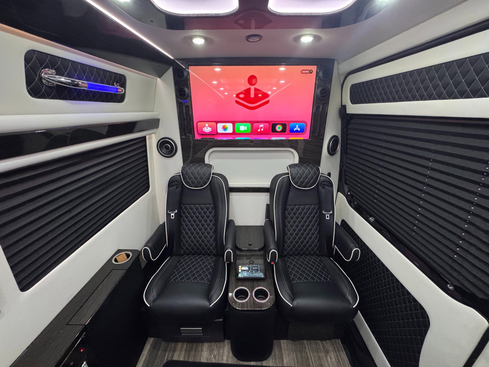 Used 2024 Mercedes-Benz Sprinter 3500 image 40