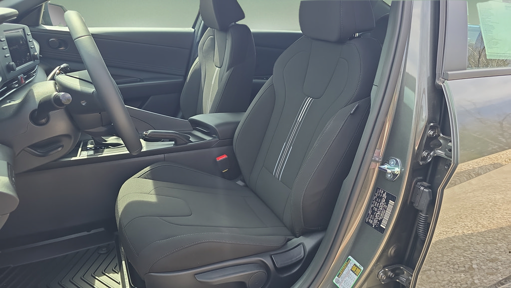 New 2026 Hyundai Elantra Sport FWD image 22