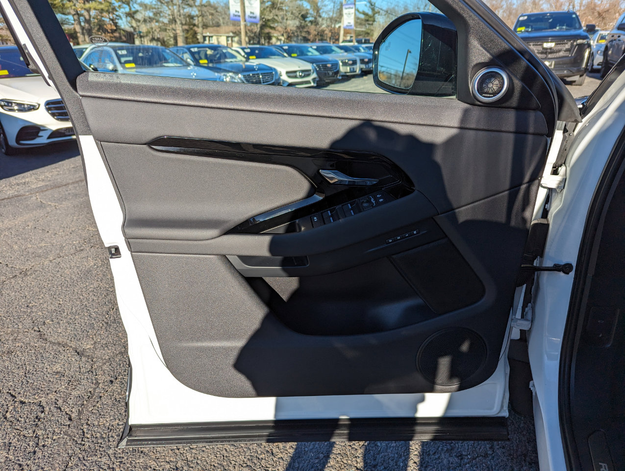 Used 2024 Land Rover Range Rover Evoque Dynamic SE image 11