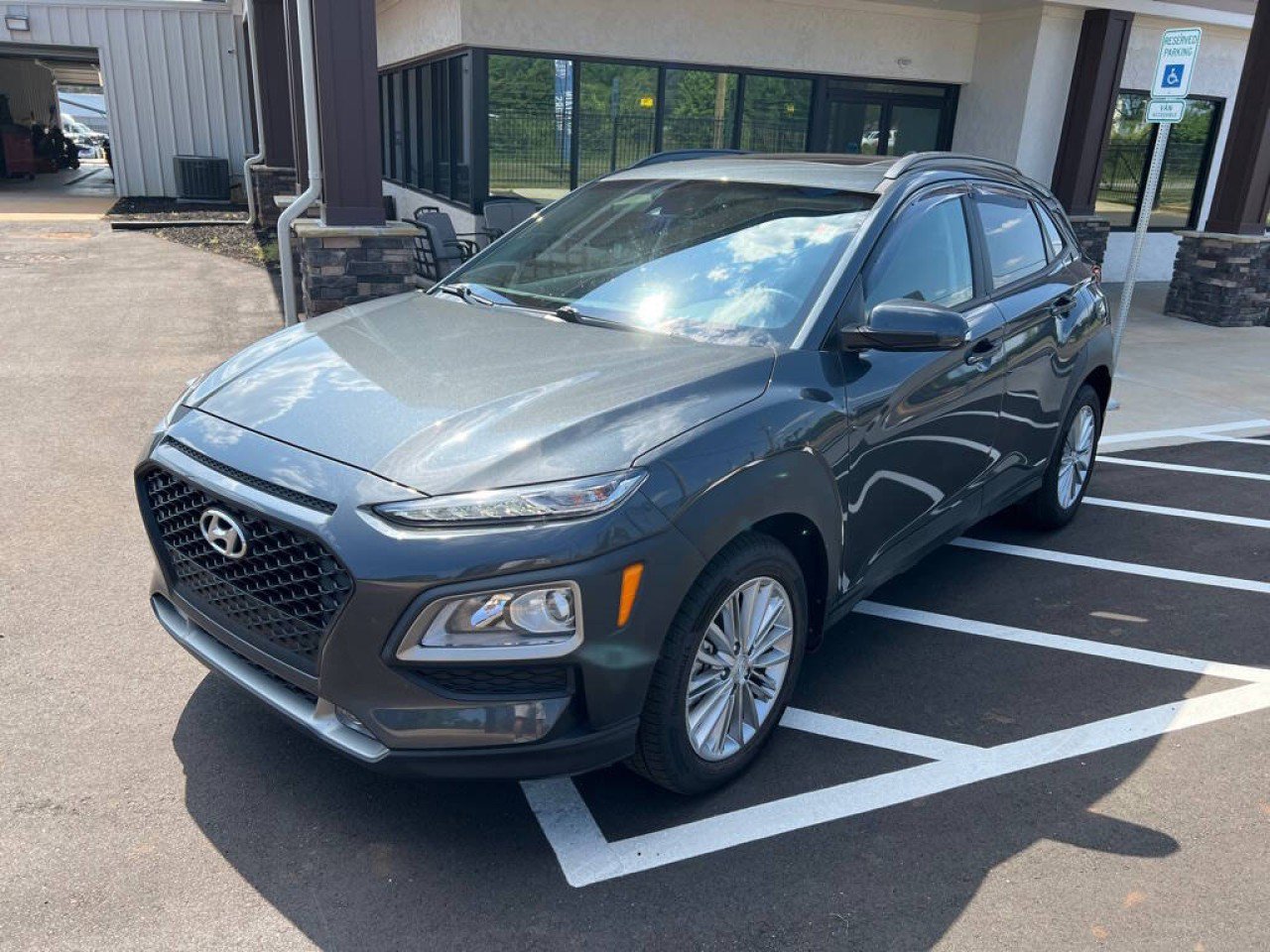 Used 2021 Hyundai Kona SEL Plus image 2