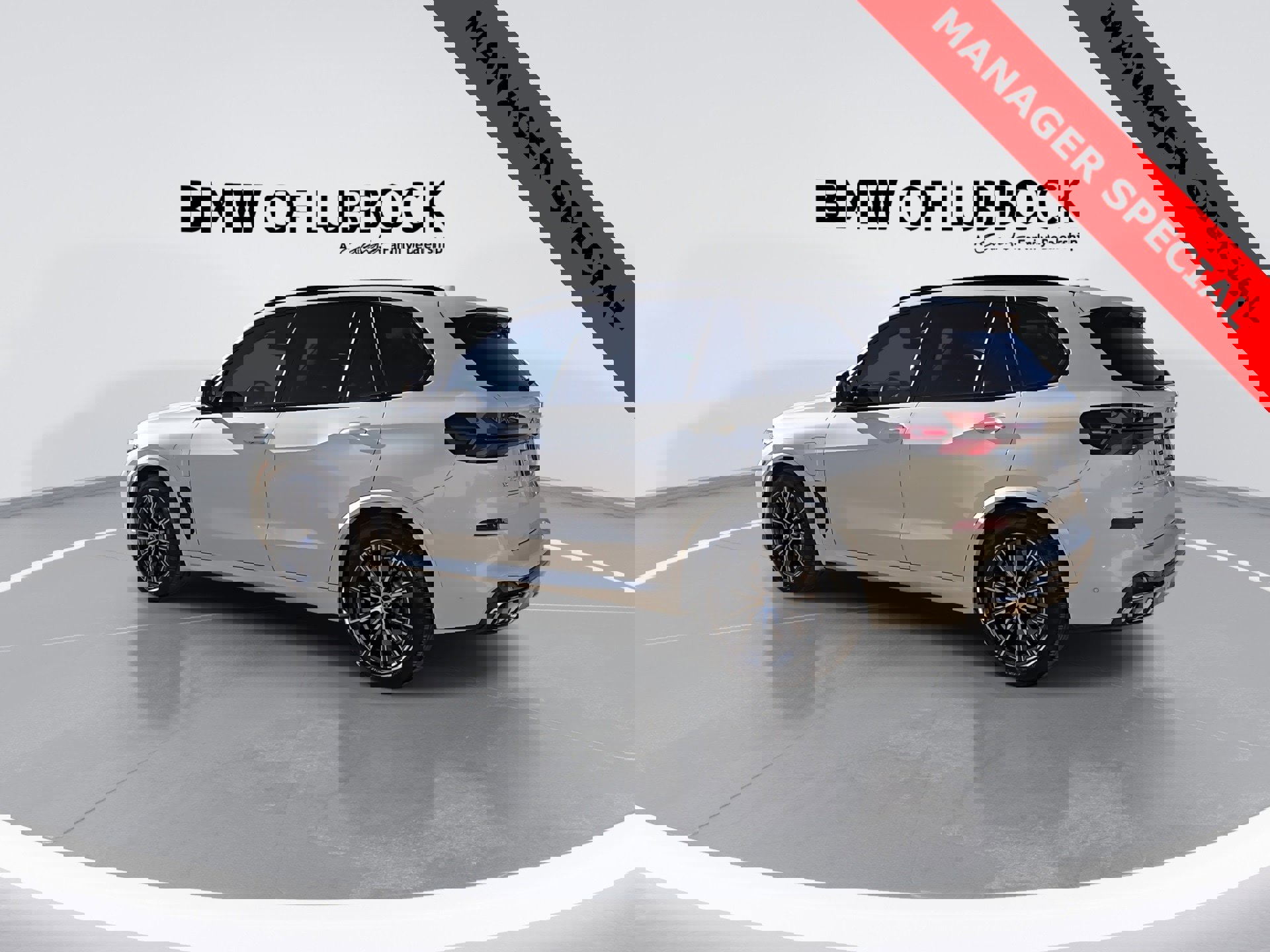 Used 2026 BMW X5 xDrive50e w/ M Sport Package image 7