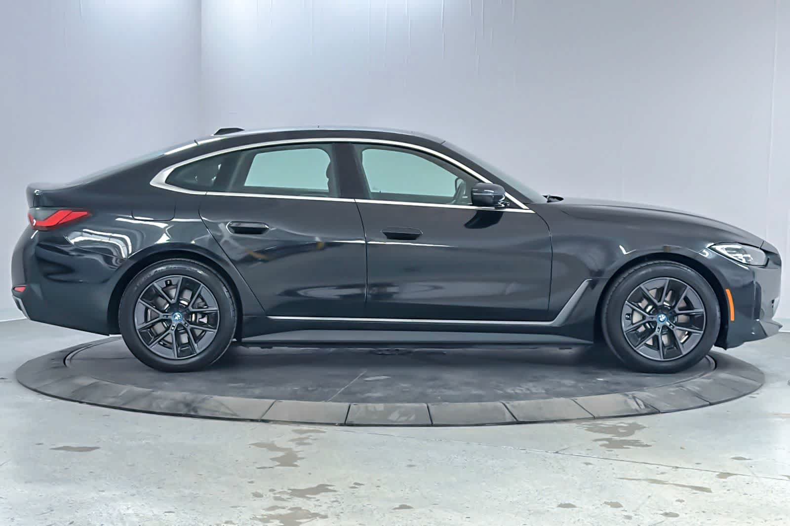 Used 2023 BMW i4 eDrive35 RWD image 8