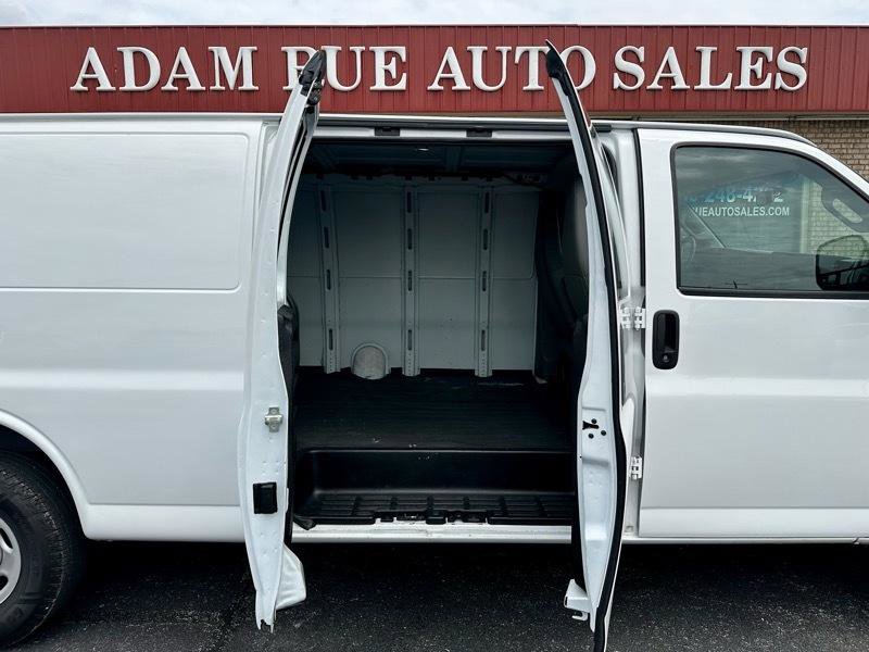 Used 2022 GMC Savana 2500 Extended w/ Driver Convenience Package RWD image 13