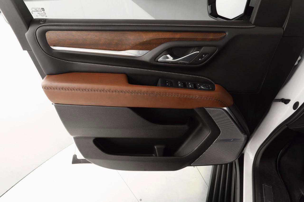 Used 2023 GMC Yukon XL Denali Ultimate image 11