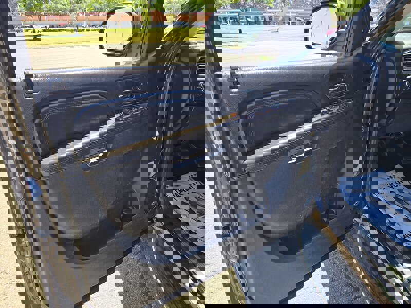 Used 2011 GMC Yukon Denali image 8