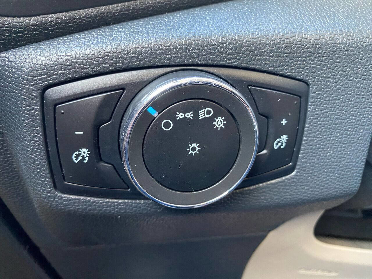 Used 2020 Ford EcoSport S image 22
