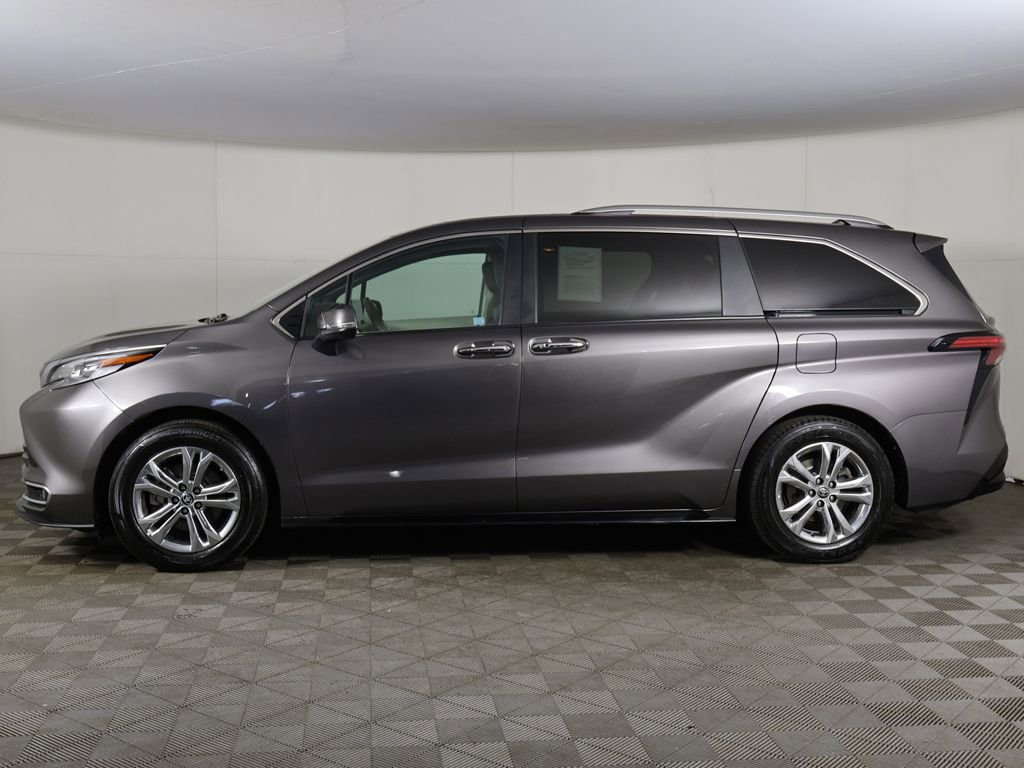 Used 2023 Toyota Sienna Platinum image 20