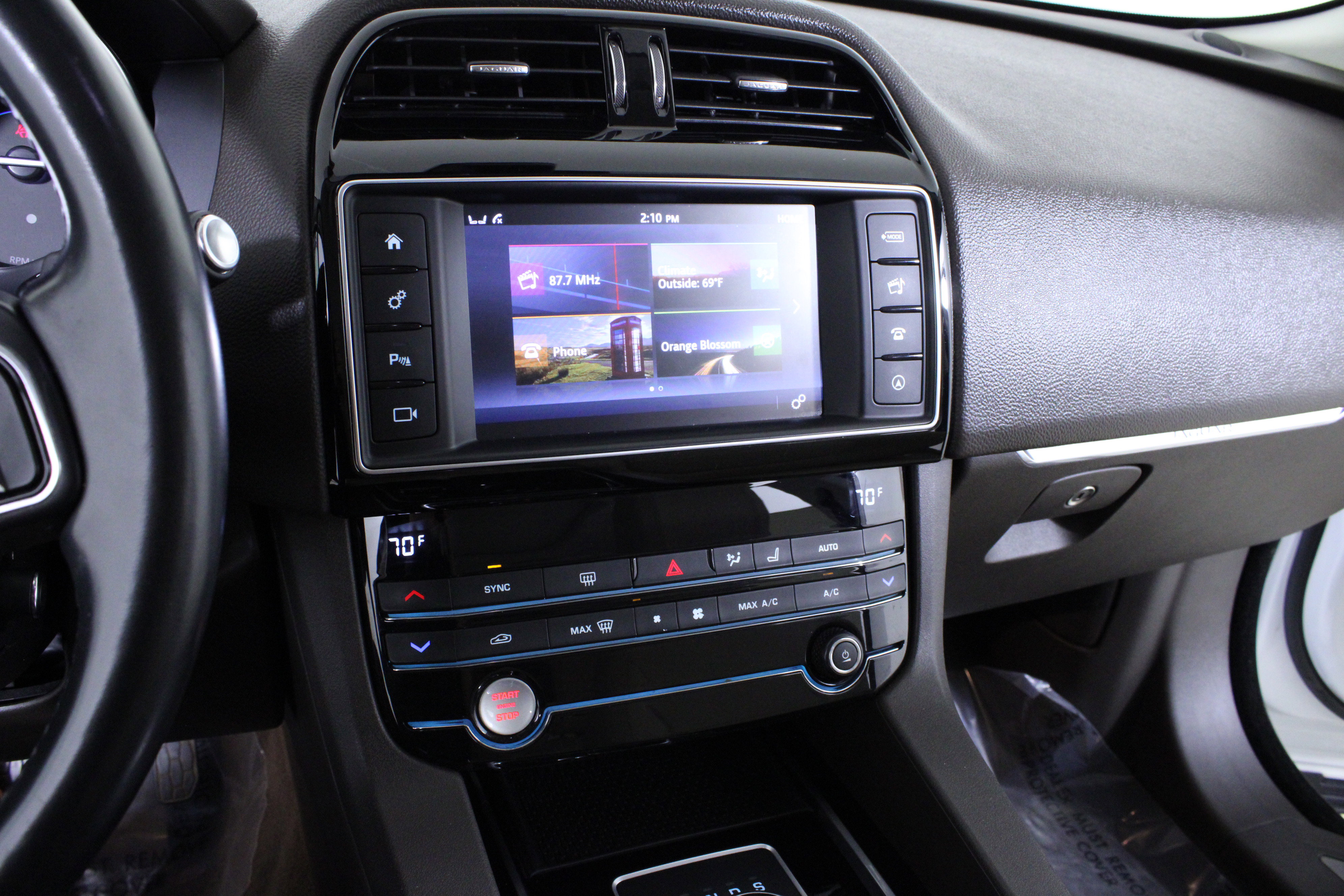 Used 2017 Jaguar F-PACE Prestige image 26