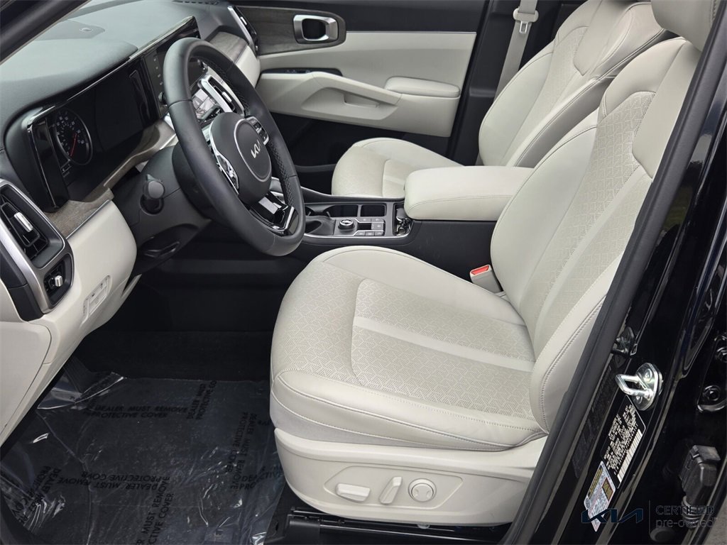 Certified 2023 Kia Sorento EX w/ Panoramic Sunroof Package image 11