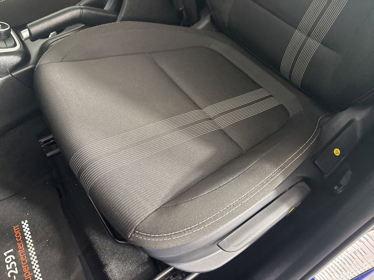 Used 2025 Hyundai Venue SEL FWD image 12