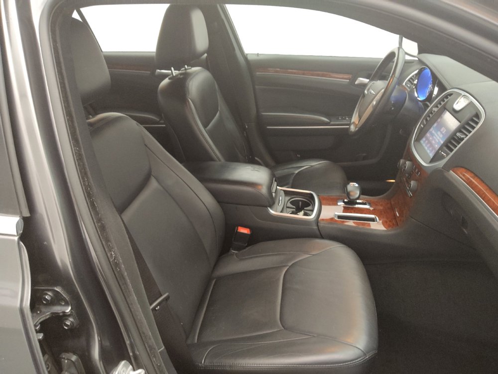 Used 2014 Chrysler 300 image 21
