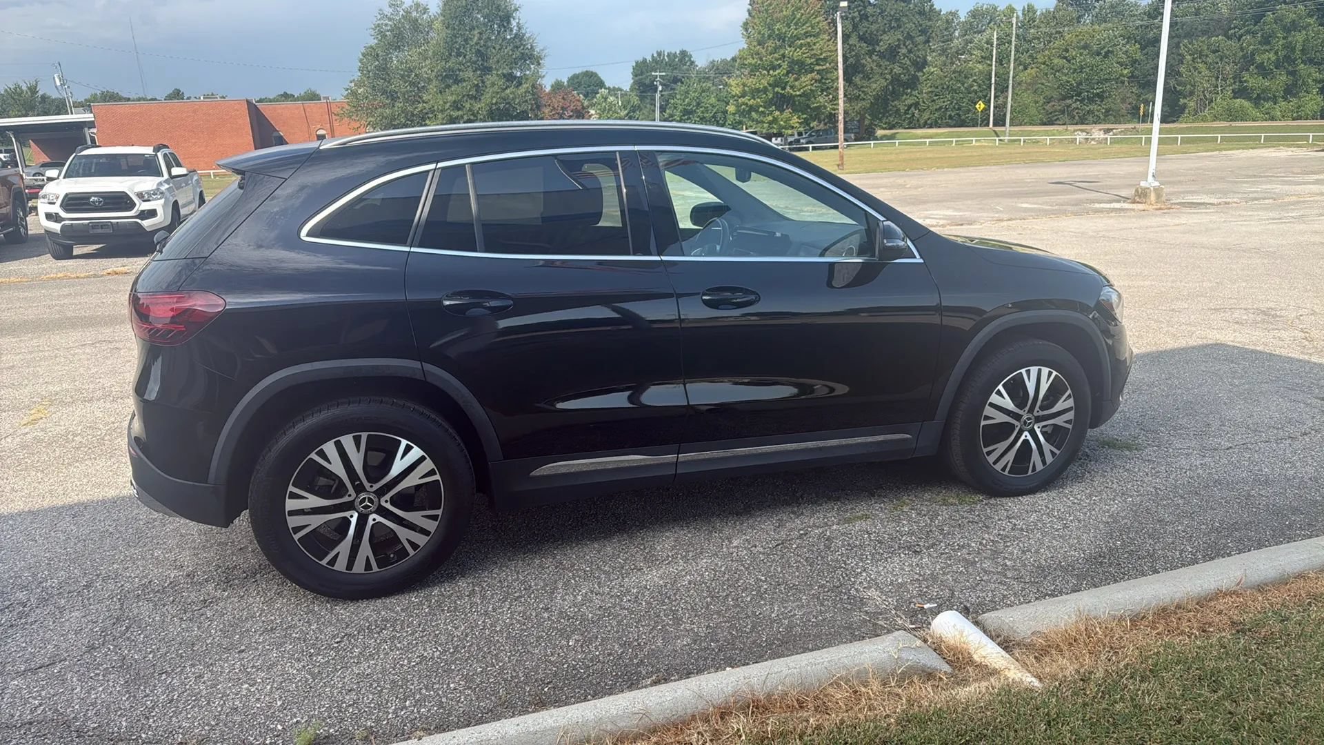 Used 2025 Mercedes-Benz GLA 250 image 3