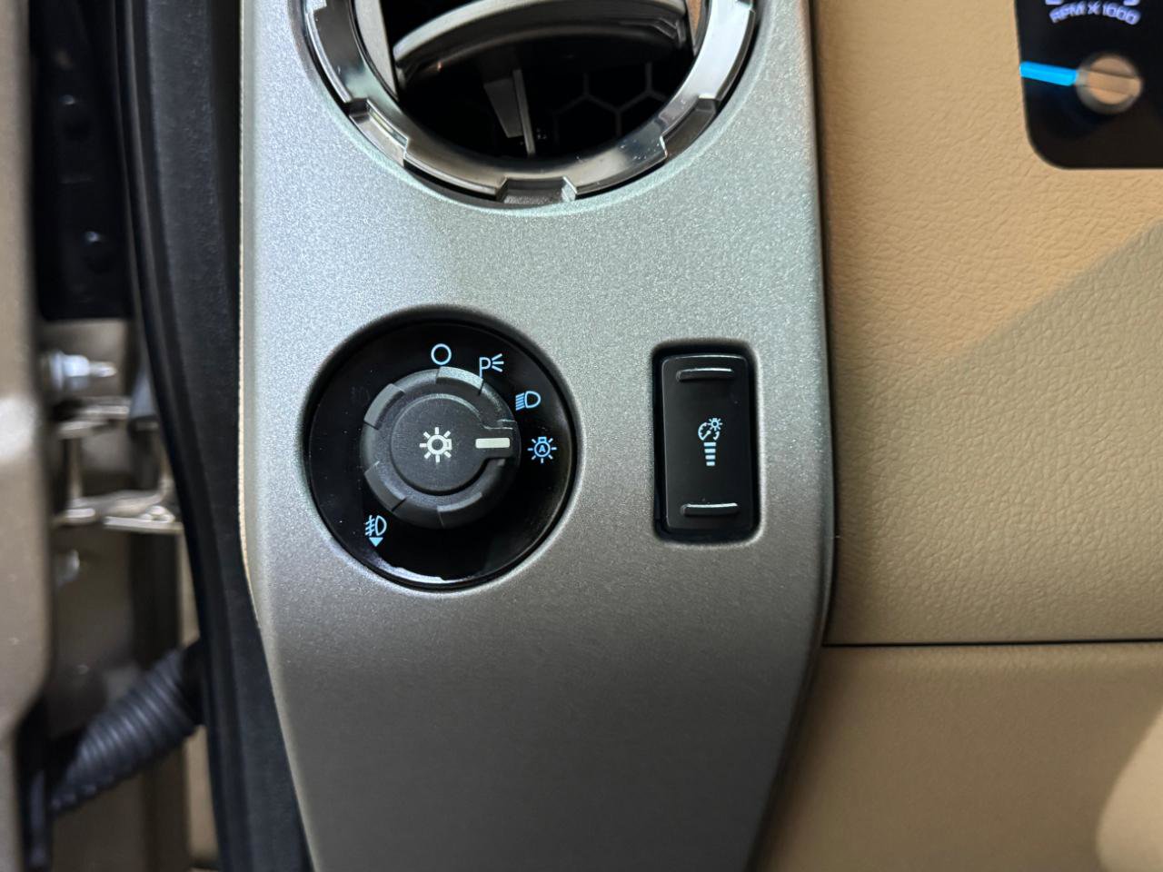 Used 2014 Ford F250 Lariat w/ Lariat Ultimate Package image 33