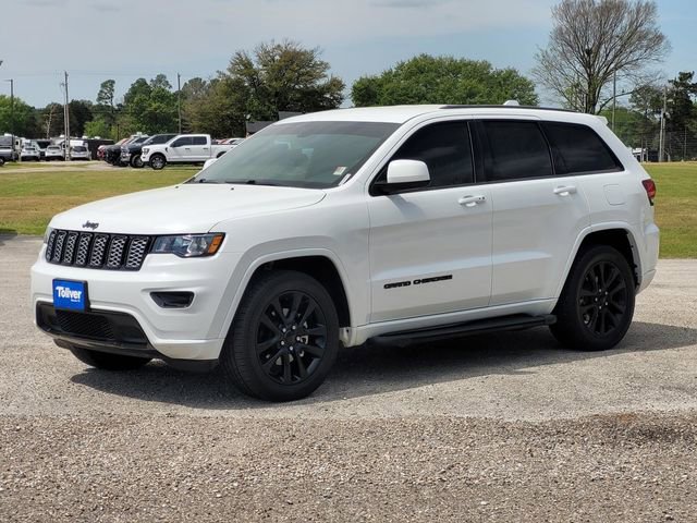 Used 2019 Jeep Grand Cherokee Altitude image 4