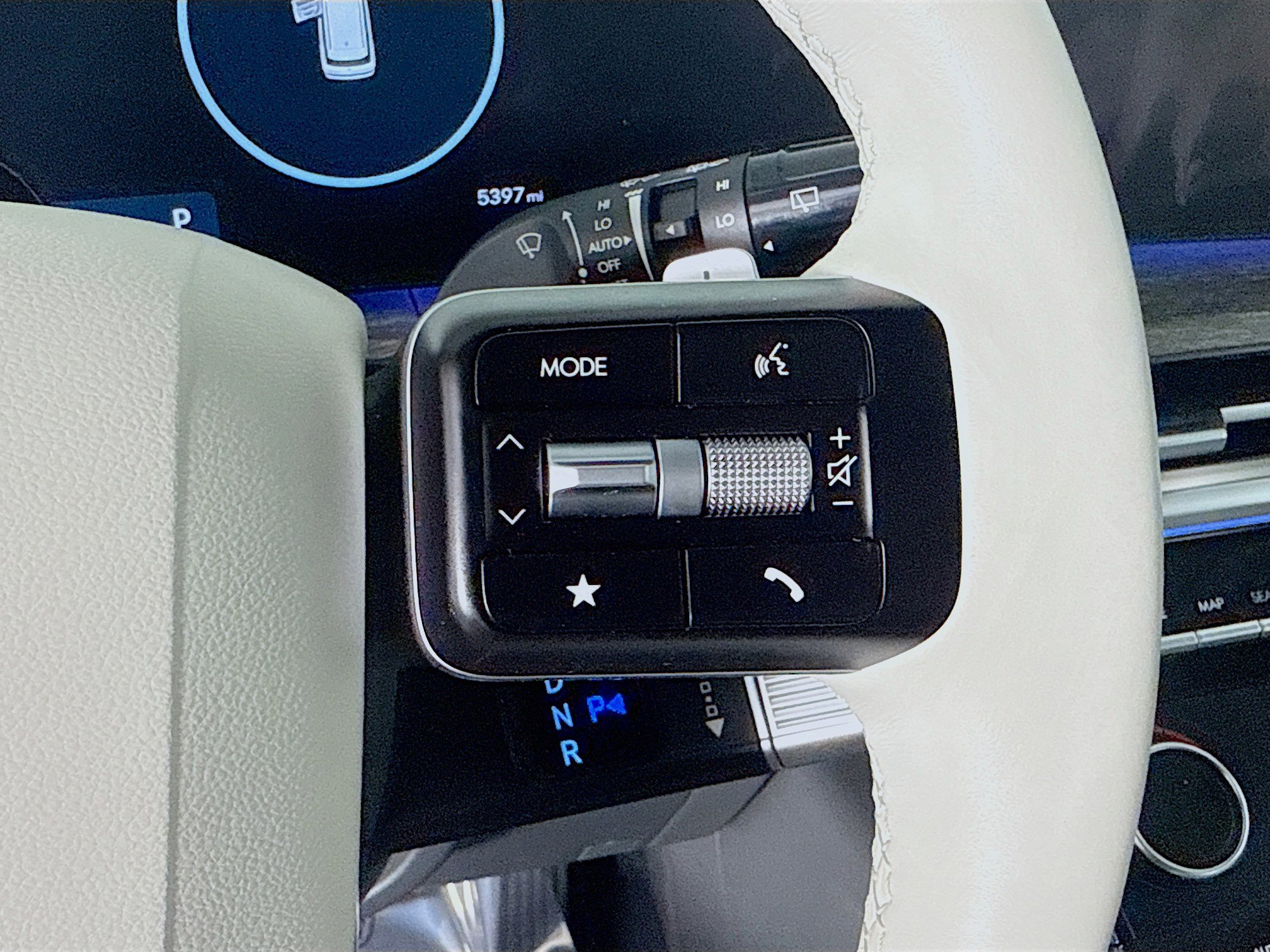 Used 2024 Hyundai Santa Fe Limited image 15