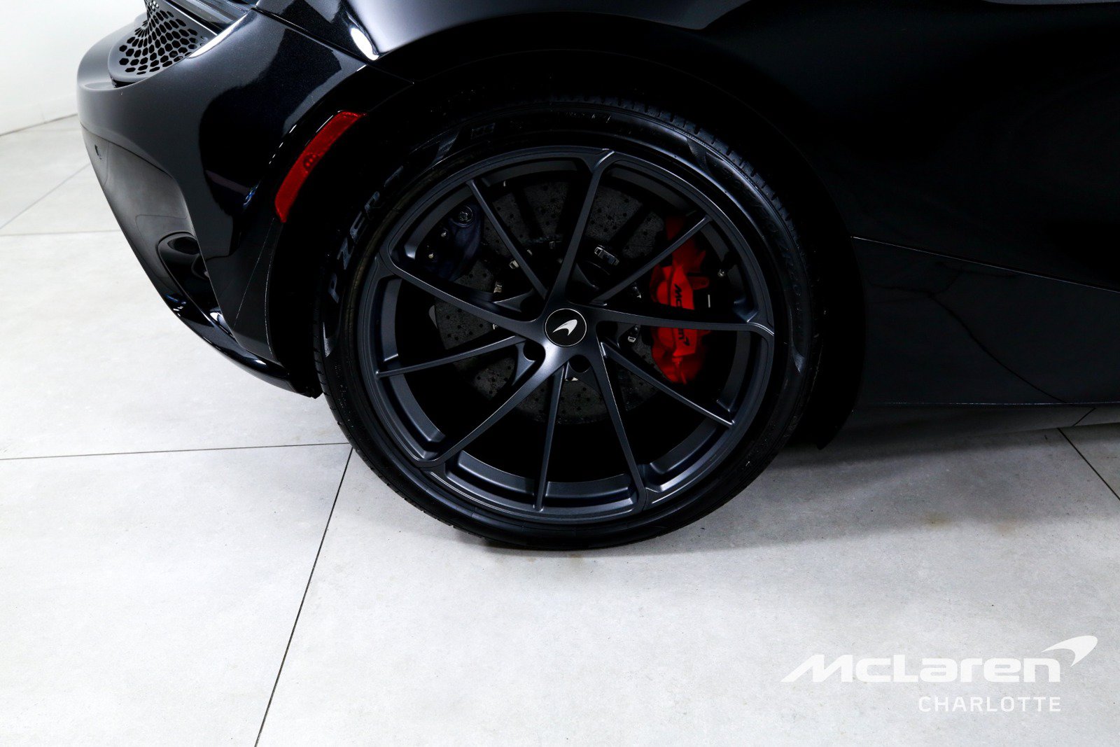 Used 2026 McLaren 750S Spider RWD image 25