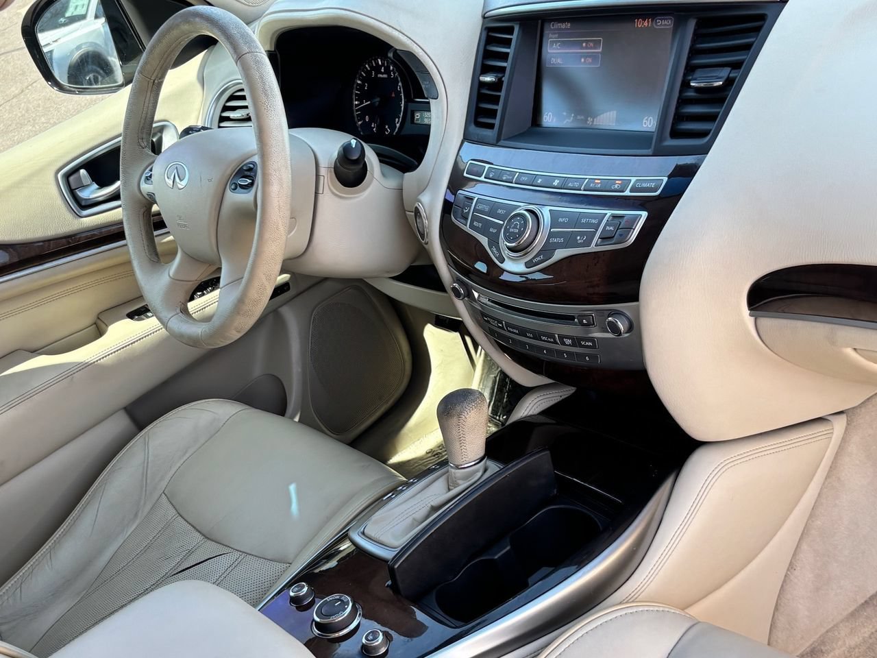 Used 2013 INFINITI JX35 FWD w/ Premium Pkg image 9