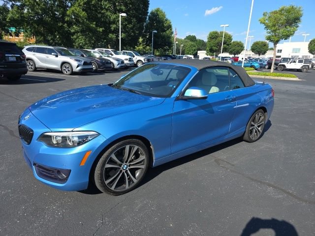 Used 2020 BMW 230i Convertible w/ Premium Package RWD image 4