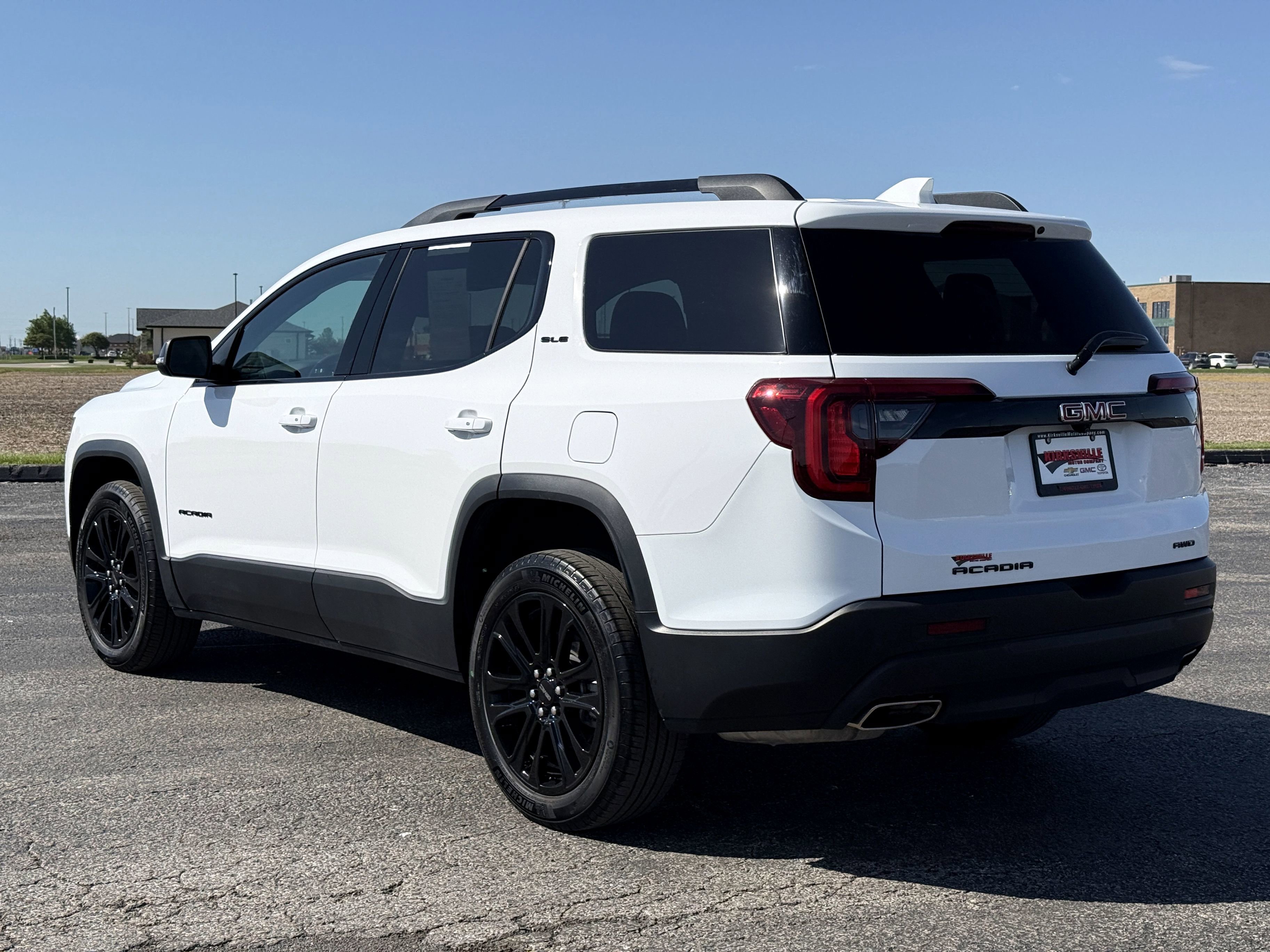 Used 2023 GMC Acadia SLE w/ Driver Convenience Package AWD/4WD image 5