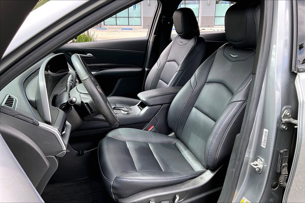 Used 2024 Cadillac XT4 Sport w/ Cold Weather Package FWD image 10