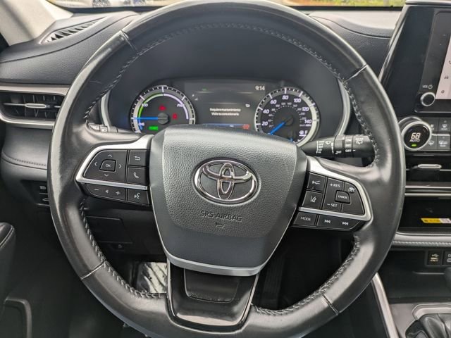 Certified 2024 Toyota Highlander XLE AWD/4WD image 23