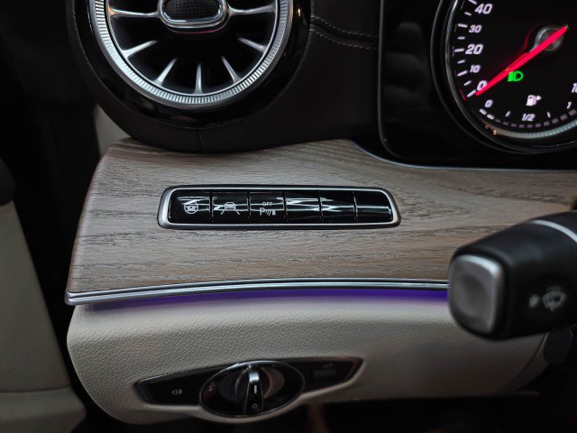 Used 2019 Mercedes-Benz E 450 4MATIC Cabriolet image 28