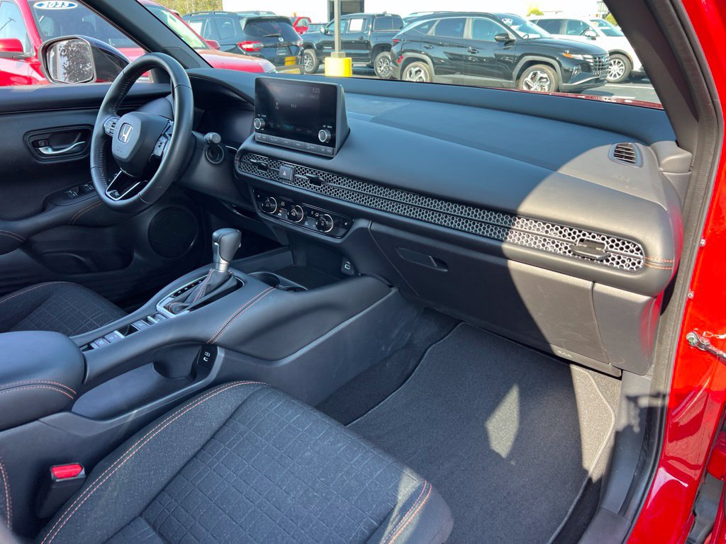 Used 2024 Honda HR-V Sport image 25