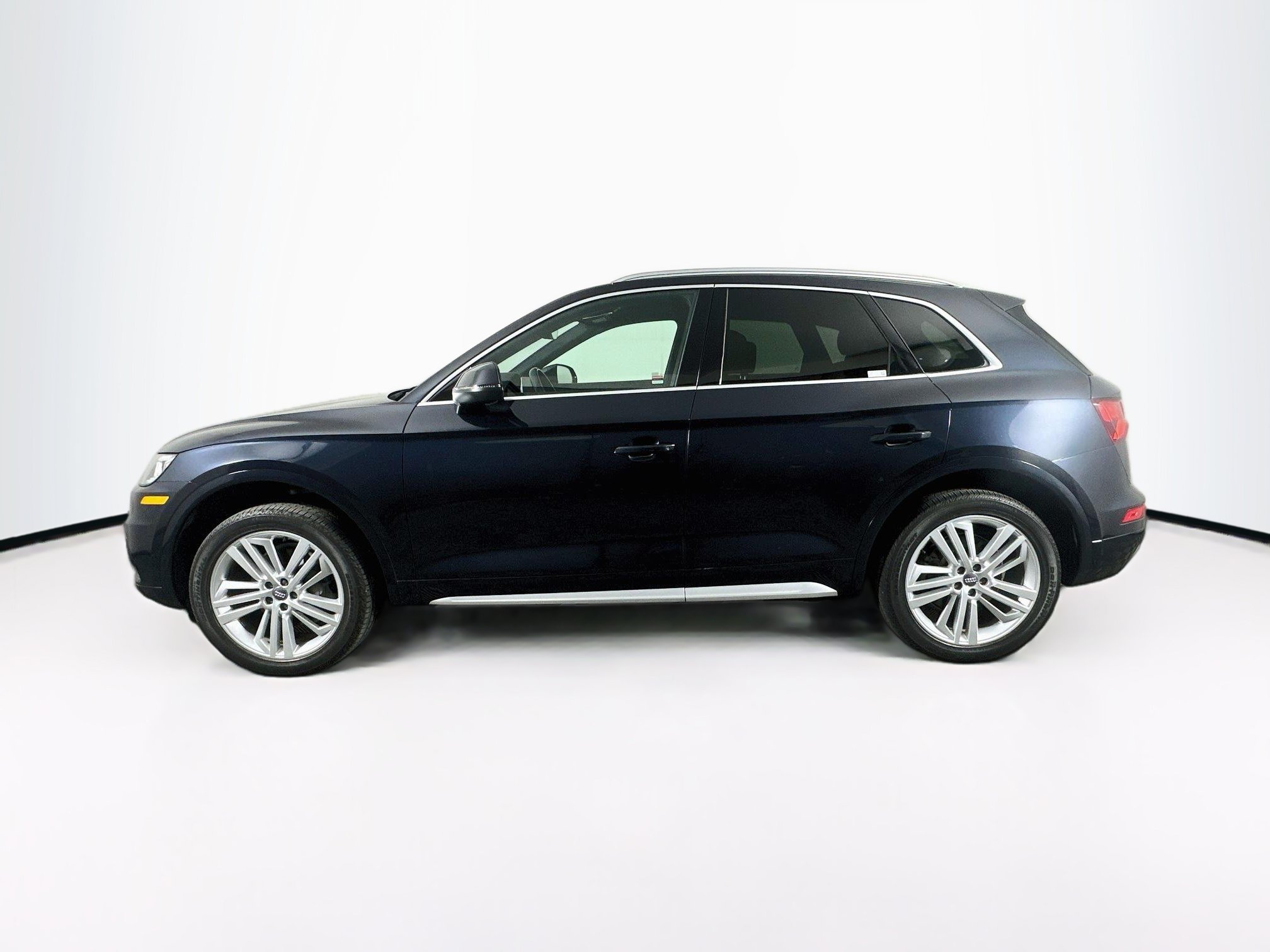 Used 2018 Audi Q5 2.0T Premium Plus w/ Premium Plus Package AWD/4WD image 4