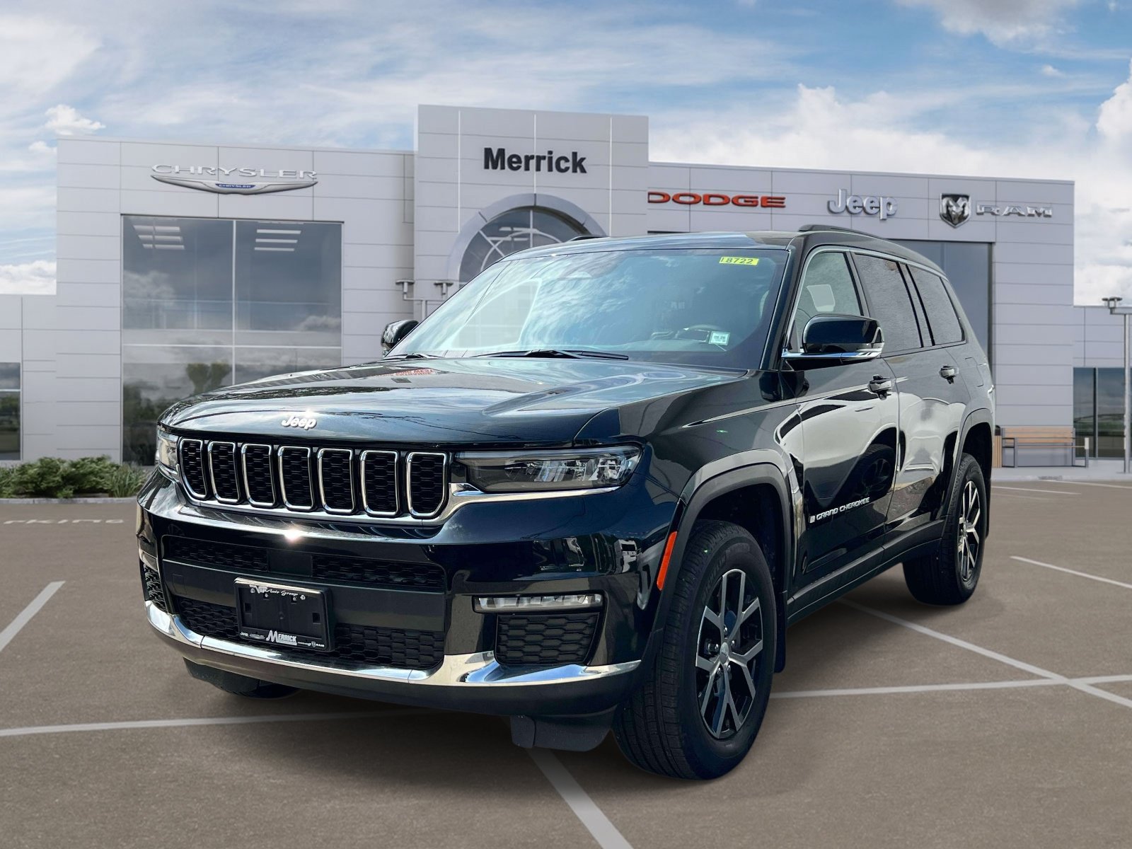 Used 2025 Jeep Grand Cherokee L Limited w/ MOPAR Finishing Package AWD/4WD image 5