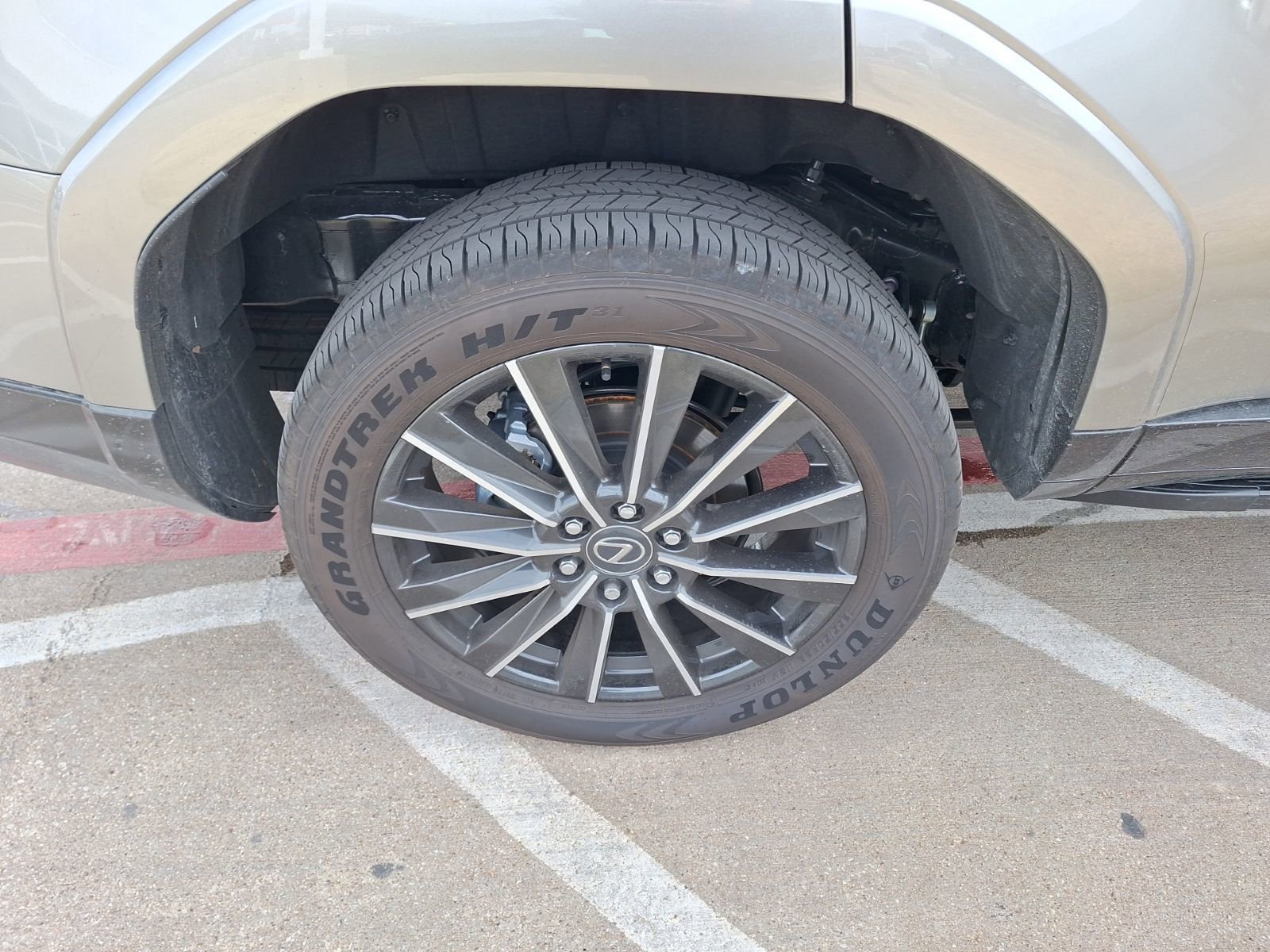 Used 2025 Lexus GX 550 image 11