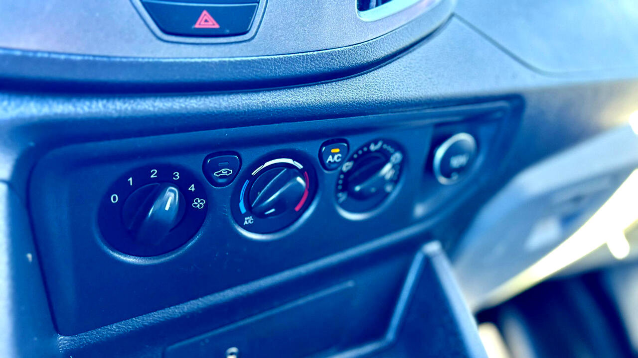 Used 2018 Ford Transit 250 130 Low Roof image 24