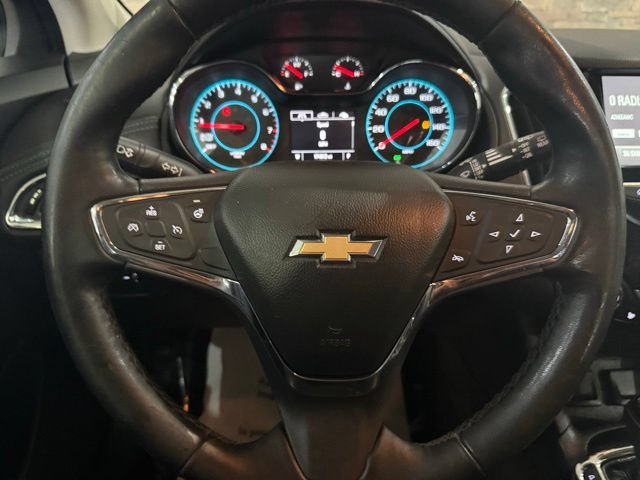 Used 2018 Chevrolet Cruze Premier FWD image 14