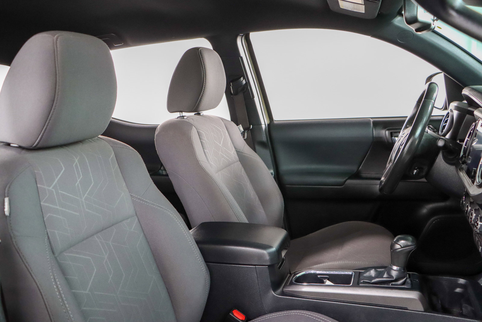 Used 2019 Toyota Tacoma TRD Sport image 29