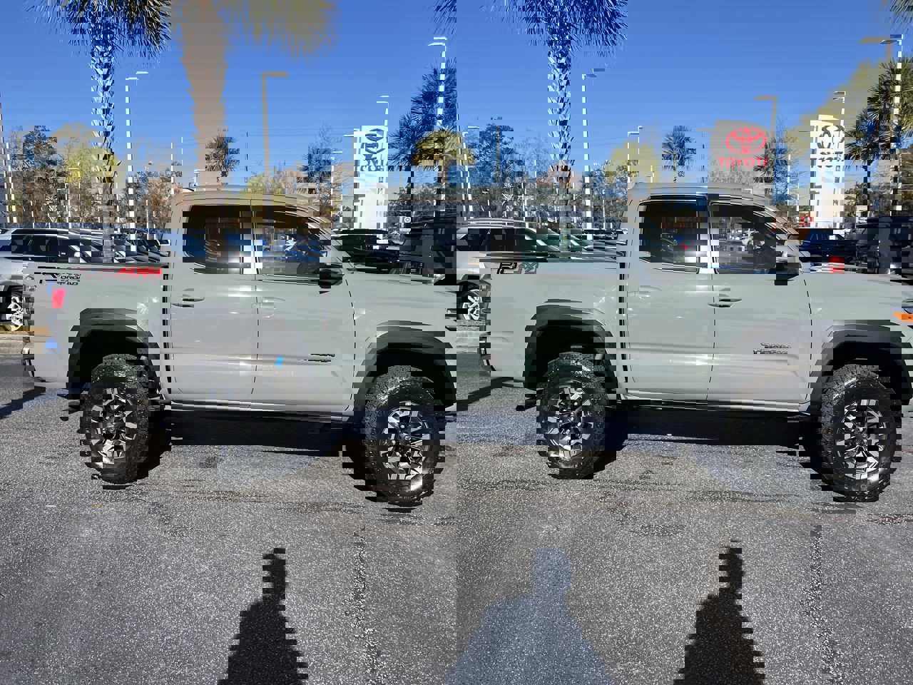 Used 2023 Toyota Tacoma TRD Off-Road image 11