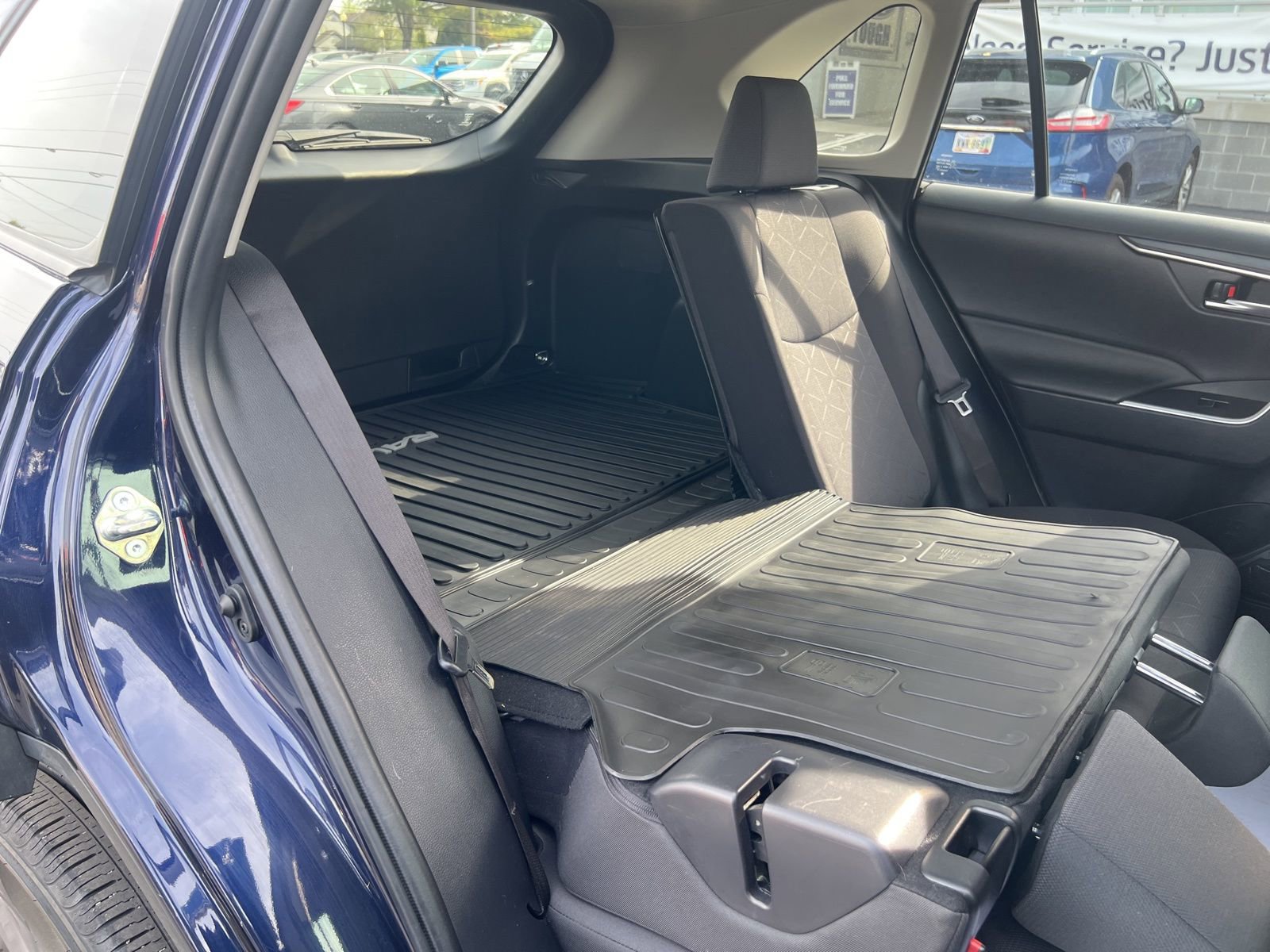 Used 2022 Toyota RAV4 XLE image 49