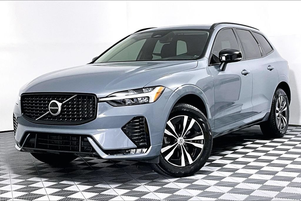 Used 2024 Volvo XC60 B5 Core AWD/4WD image 2