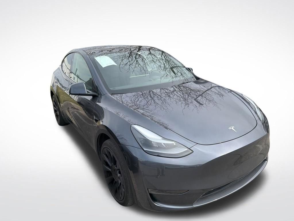 Used 2023 Tesla Model Y Long Range image 4